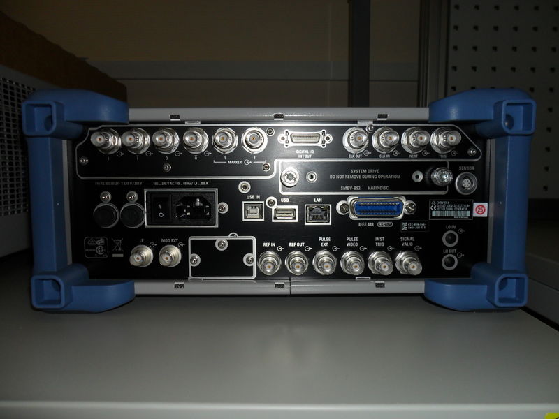 Файл:20120704 SMBV100A 257716 2.jpg